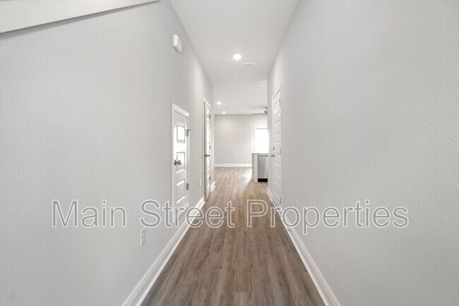 Building Photo - 7104 Cedar Grv Wy
