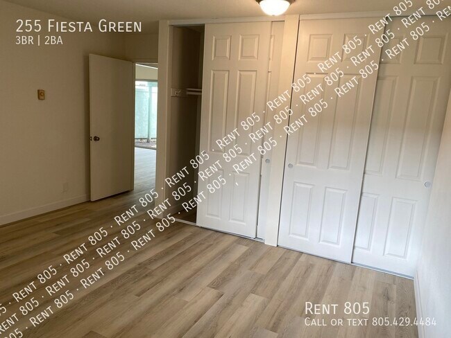 Building Photo - Spacious 3 Bedroom/2 Bath 55+ Condo