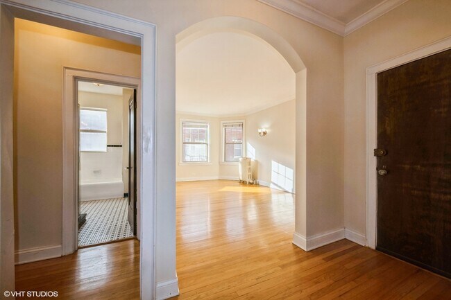 Building Photo - 428 S Euclid Ave