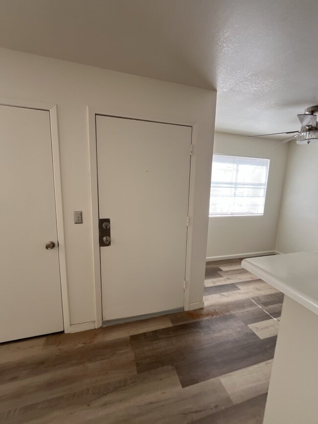 Building Photo - A stunning 2-bedroom, 1-bathroom rental pr...
