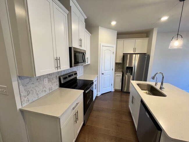 Building Photo - 4537 Skywood Ln
