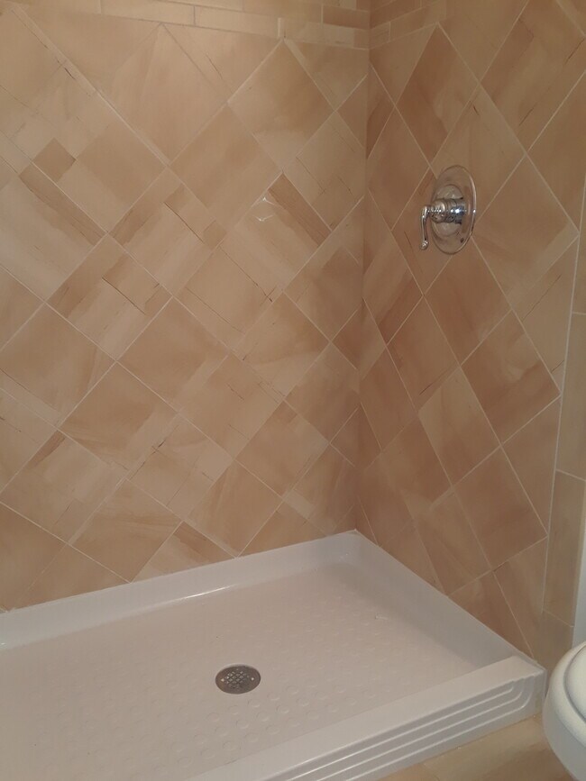 Foto del edificio - 10459 Mayfield Ave