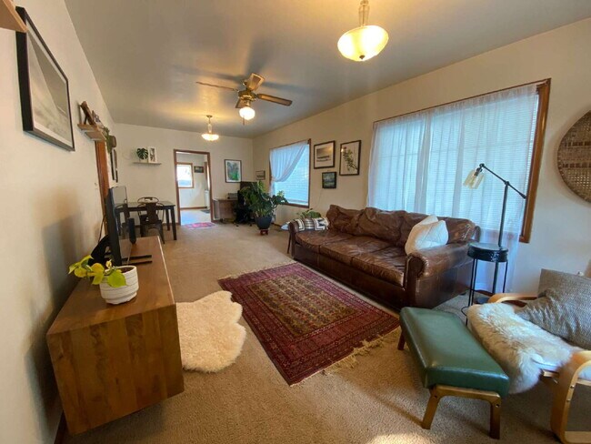 Foto del edificio - Quiet, Cozy 2-Bedroom Home Located in York...