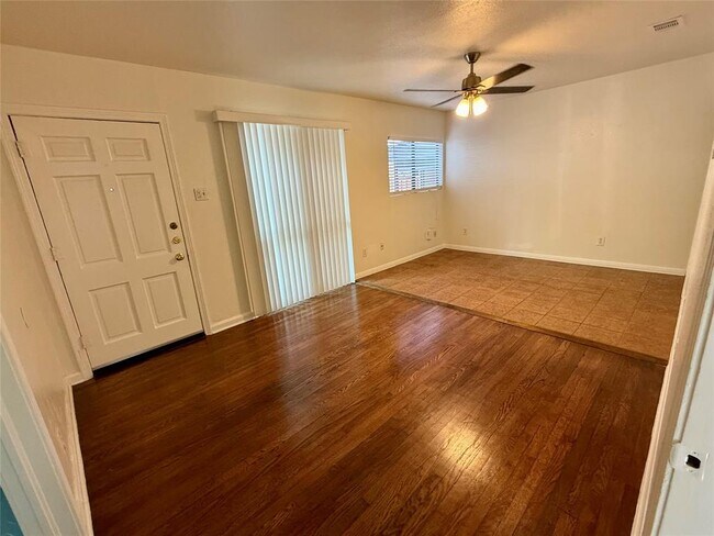 Foto del edificio - 1400 Justin Ln