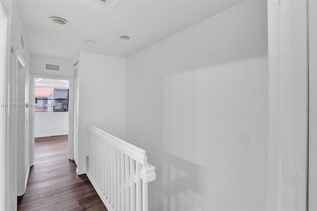 Building Photo - 8239 SW 27th St