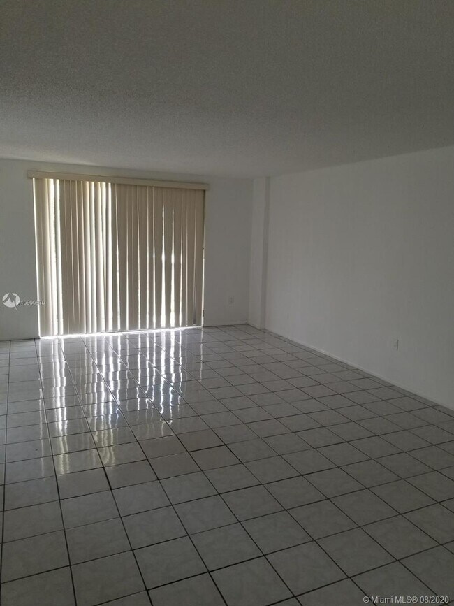 Building Photo - 15600 NW 7th Ave