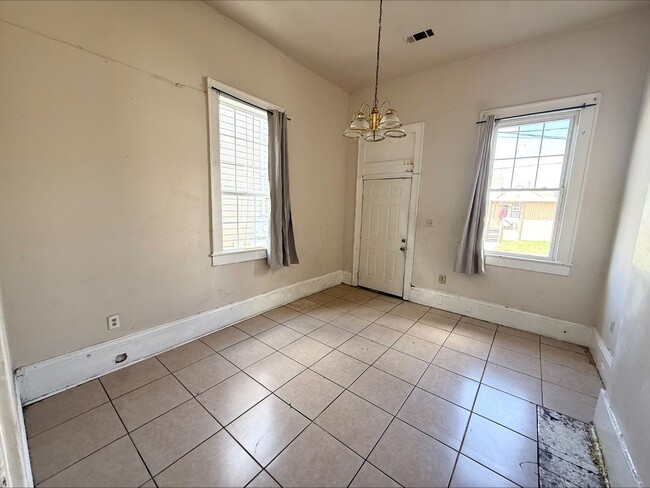 Building Photo - FSG2812