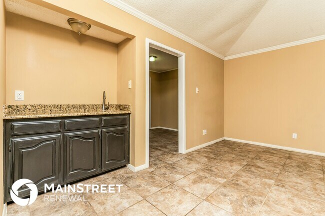 Building Photo - 4622 Burdock Dr