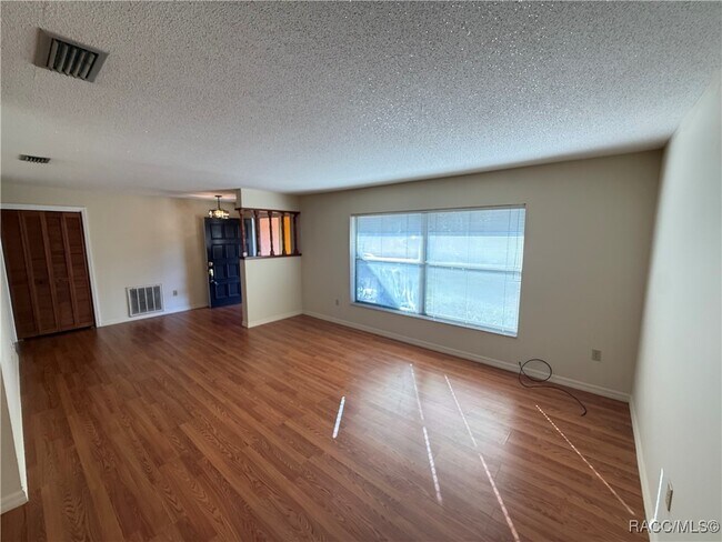 Building Photo - 6191 E Tenison St