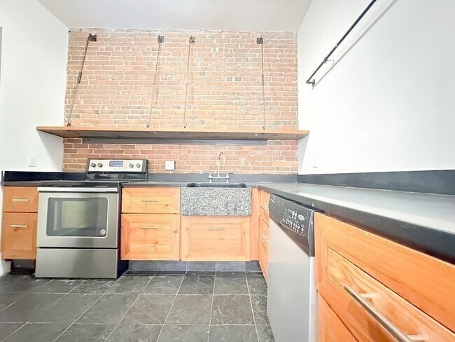 Foto del edificio - 534 Massachusetts Ave