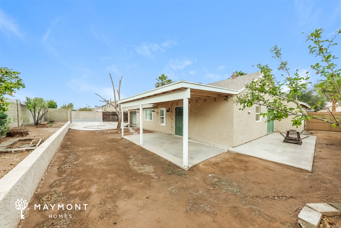 Building Photo - Inviting 3 Bedroom Home