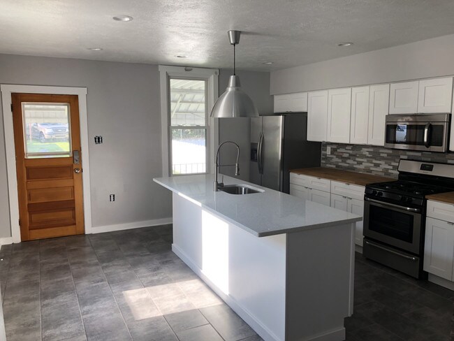 Building Photo - 214 Mansfield Avenue
