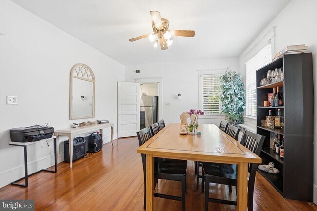Foto del edificio - 524 N Kenmore St