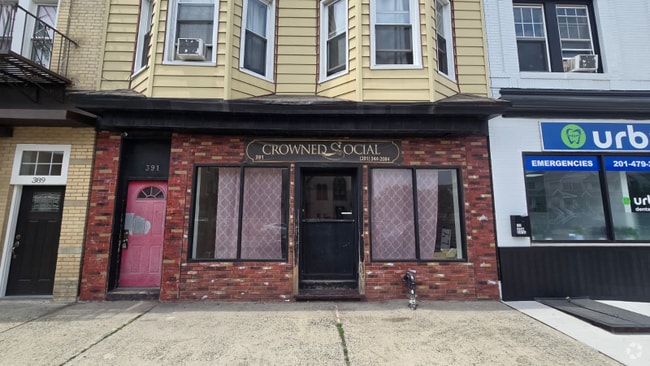 Building Photo - 391 Avenue C