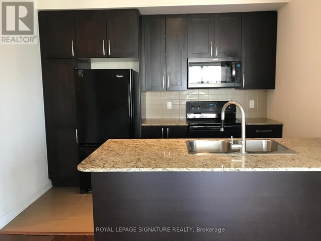 Photo du bâtiment - 4070 Confederation Pkwy