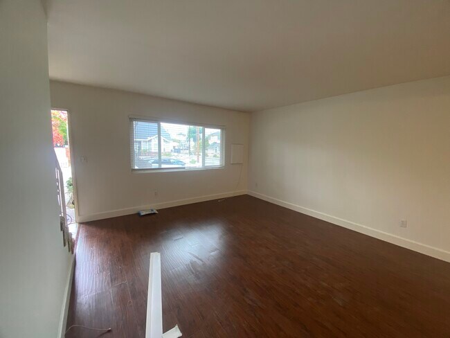 Foto del edificio - 2230 Gates Ave
