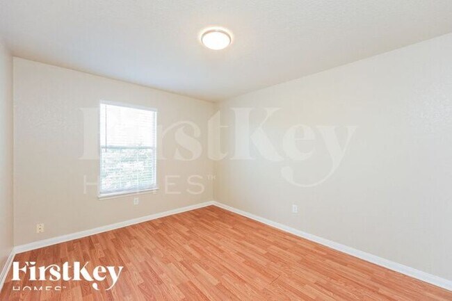 Foto del edificio - 5831 Forest Canyon