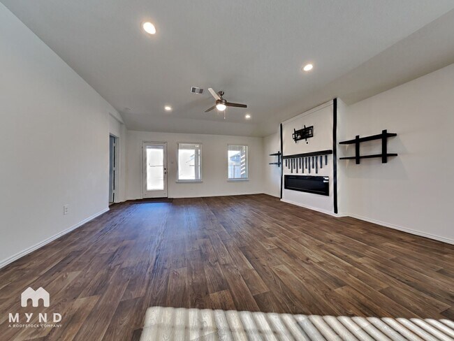 Foto del edificio - 16034 Jordan Mdw Wy