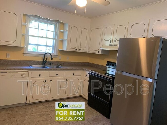 Photo - 204 Pennwood Ln House