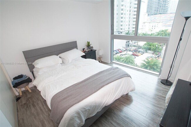 Building Photo - 1100 S Miami Ave