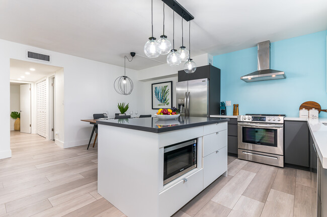 Kitchen - 261 Deer Creek Blvd