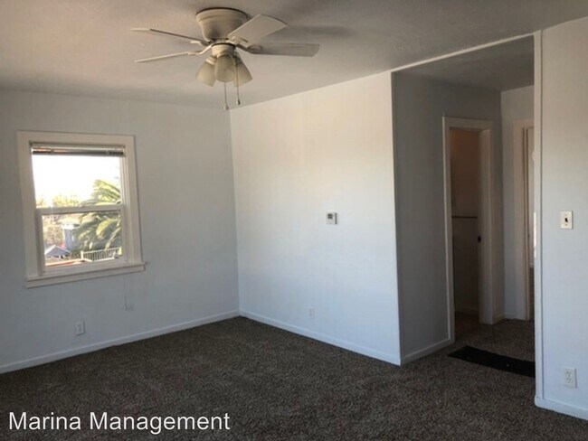 Building Photo - 1 br, 1 bath Apartment - 121 Denio St
