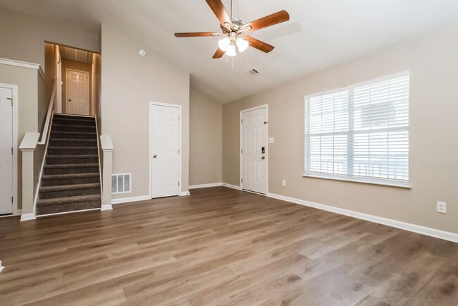 Building Photo - 338 Brookside Dr