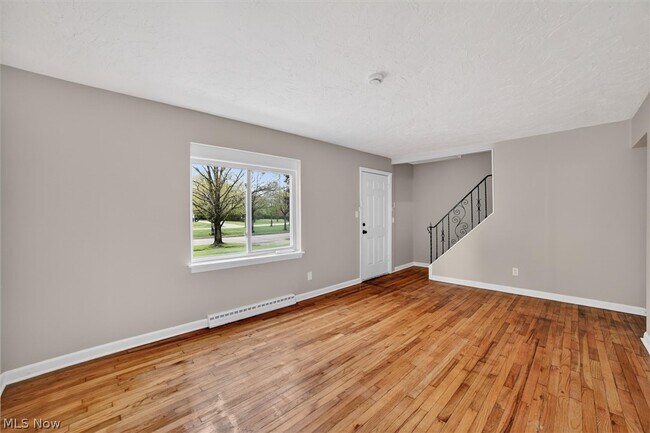 Foto del edificio - 681 E 258th St