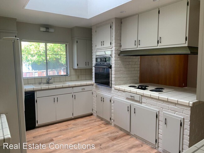 Building Photo - 3 br, 2 bath House - 10420 Creston Drive