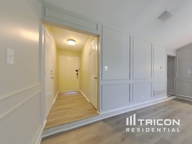 Foto del edificio - 8033 Berrybrook Dr