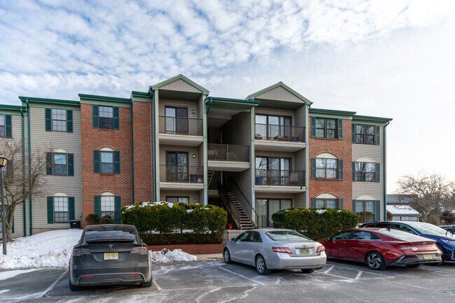 Foto del edificio - 69 Fisher Dr