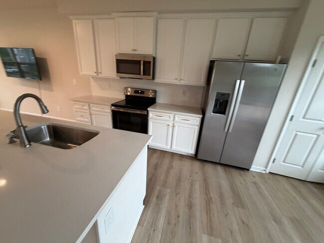 Foto del edificio - Room in Townhome on Beeler Ln