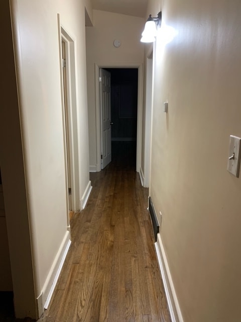 Building Photo - 133 Oakwood Cir