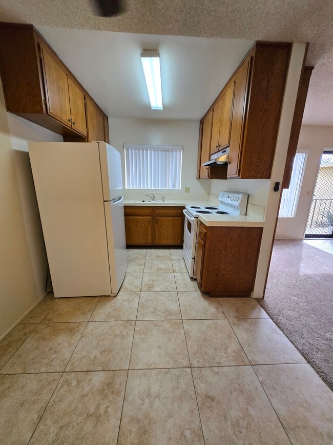 Kitchen - 3967 Illinois St