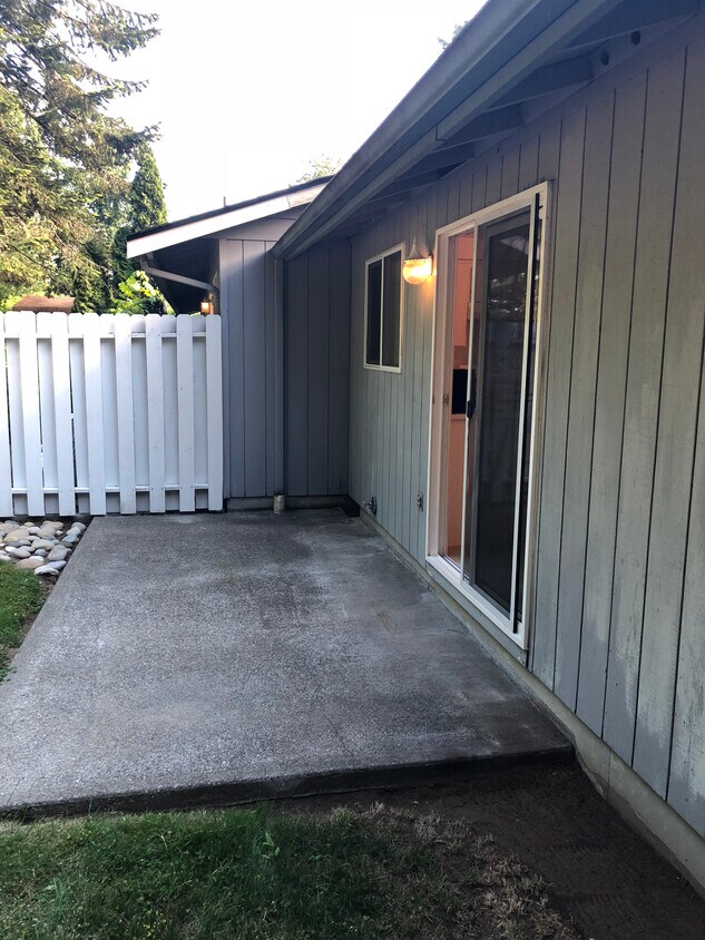 Primary Photo - 11402 152nd Street E