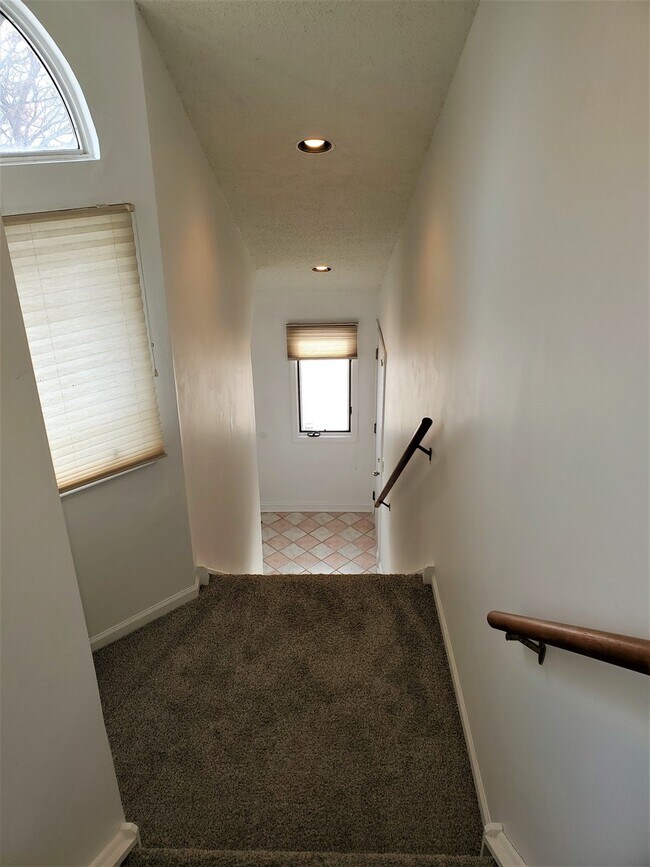 Building Photo - 1112 Courtland Dr