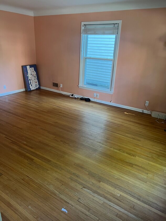Foto principal - 2315 Harriet Ave