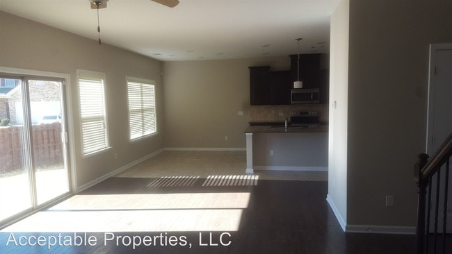 Building Photo - 4 br, 2.5 bath House - 7305 Sorrel Dr