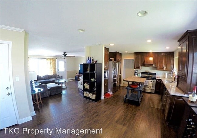 Foto del edificio - 3 br, 2 bath House - 1823 W. Broadway