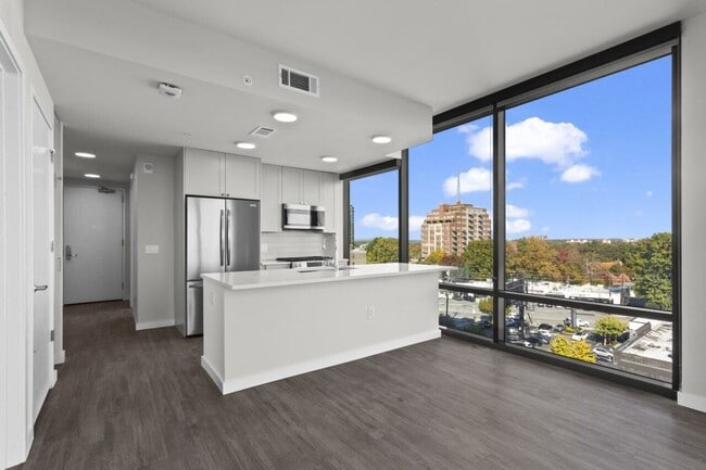 Building Photo - Grand 340