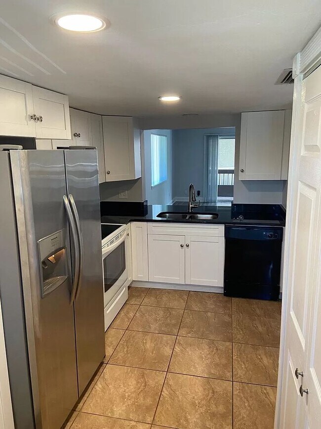 Foto del edificio - Lovely 2 bedroom 2 Bath:  50% off first Mo...