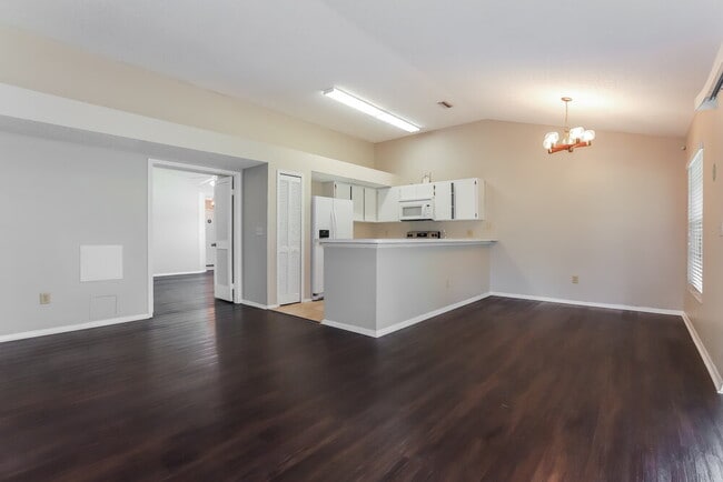 Foto del edificio - 1611 Bent Pine Way