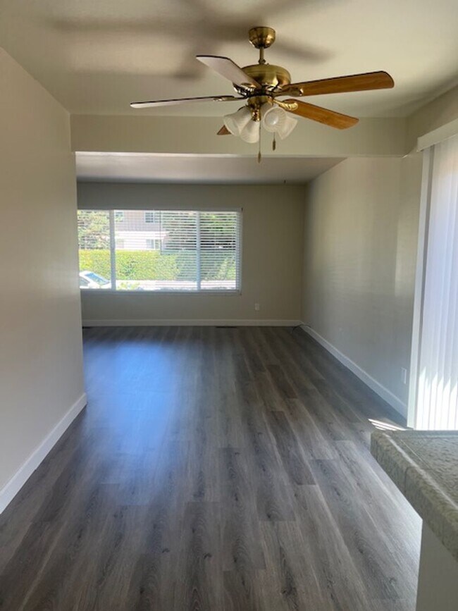 Building Photo - 974 // (Duplex)
