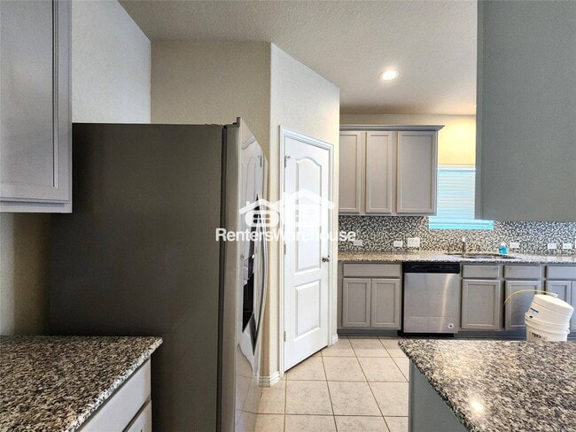 Building Photo - 12708 S Shore Dr