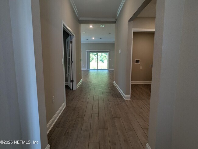 Building Photo - 126 Zancara St