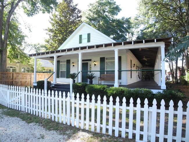 Building Photo - 2805 3rd St