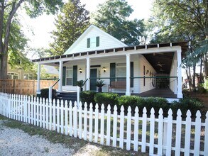 Building Photo - 2805 3rd St