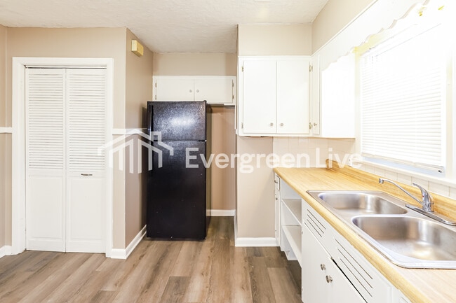 Foto del edificio - 10008 E 78 Terrace