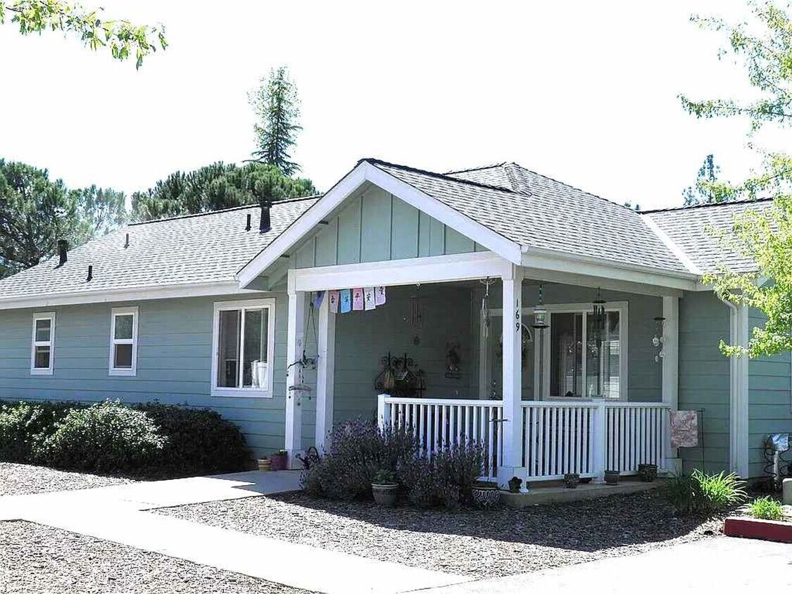 Foto principal - 2 bedroom, 2 bath in Grass Valley, CA