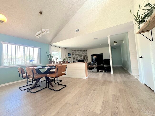 Building Photo - 3585 Riddick Dr